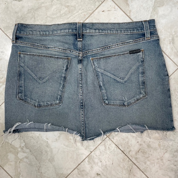 HUDSON JEANS {M} Vivid Denim Mini Skirt Raw Hem - Picture 5 of 9